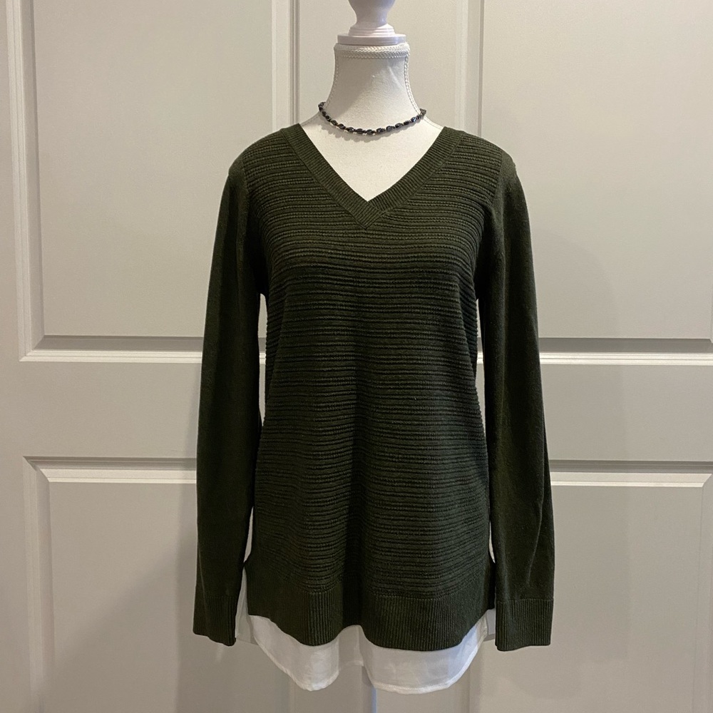 HILARY RADLEY V-Neck Pullover Sweater with Layered-Look Bottom Hem - Womens S
